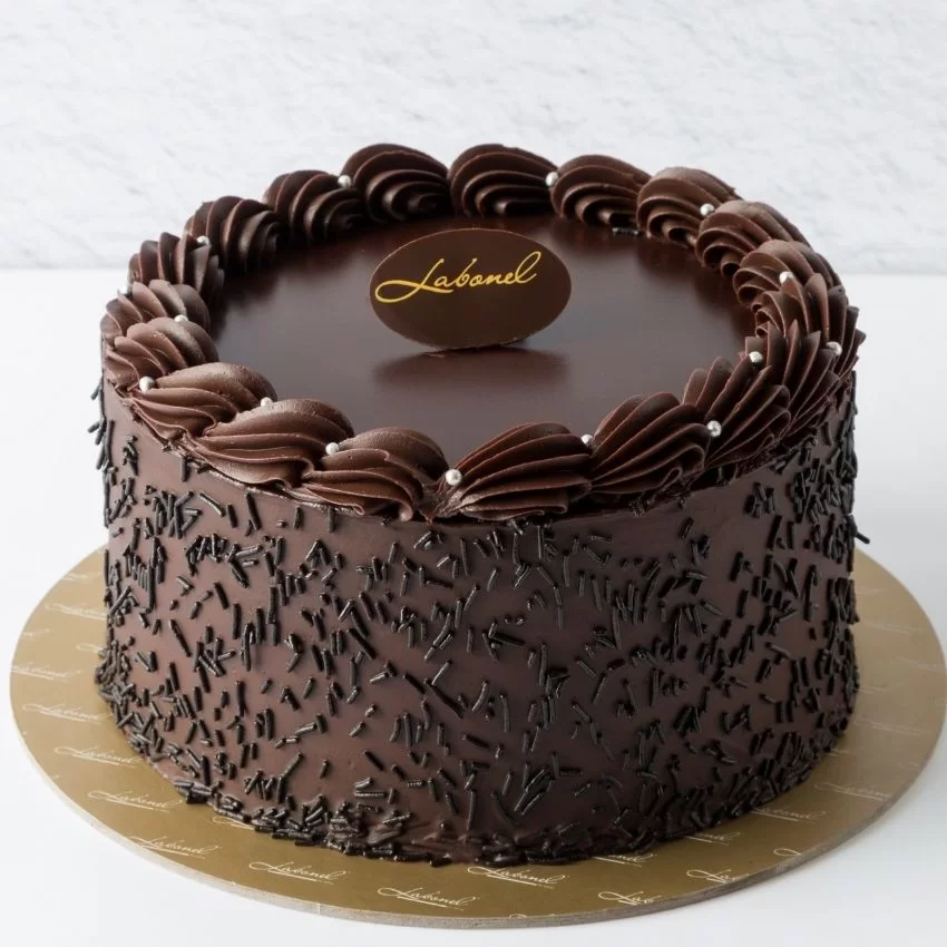 dark chocolate cake | Dark chocolate cakes, Chocolate cake designs, Cake